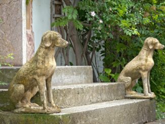 Hunde Gartenfigur