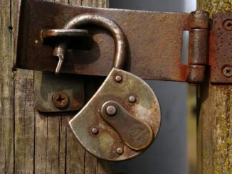 rostiges Gartentor Schloss